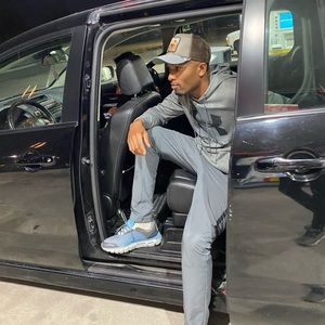 Meet your Posher, Riqe